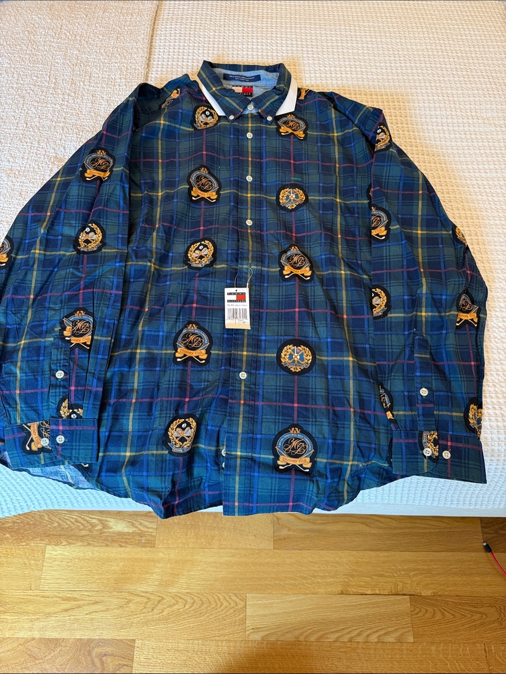 Men's Blue Vintage Plaid Tommy Hilfiger Button-Down Shirt with Crest Embroidery